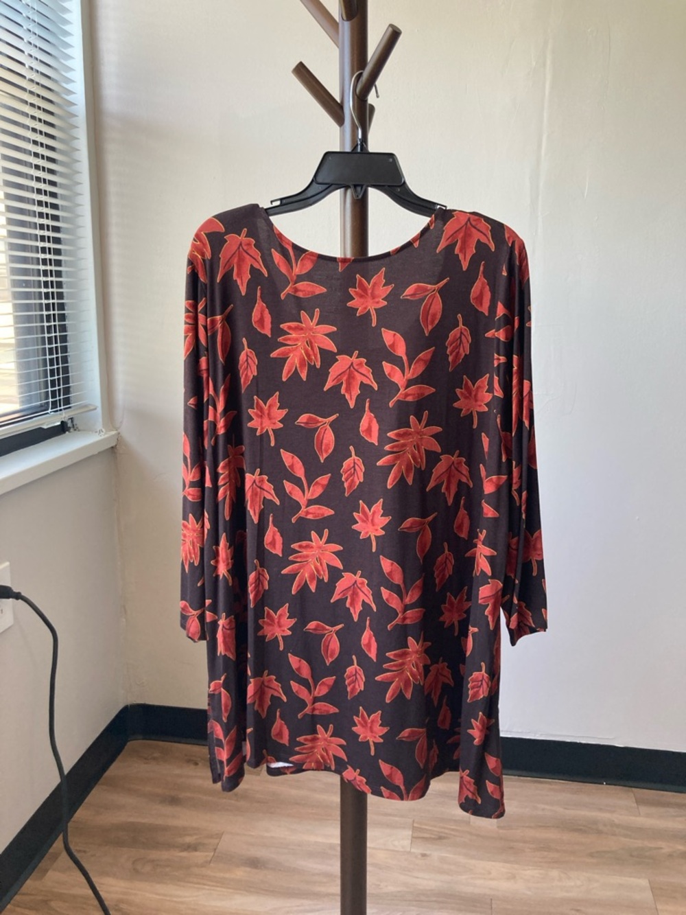 Preswick & Moore leaves print top soft with stretch casual 2X - Picture 13 of 15